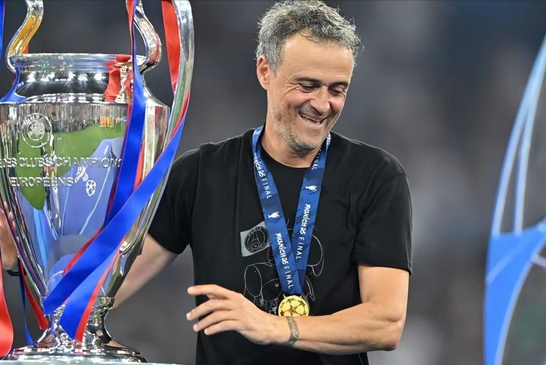 米兰欧联今晚再迎强敌，巴黎圣日耳曼远射贴柱，主帅态度：更衣室稳定，赛程密集仍需轮换的简单介绍