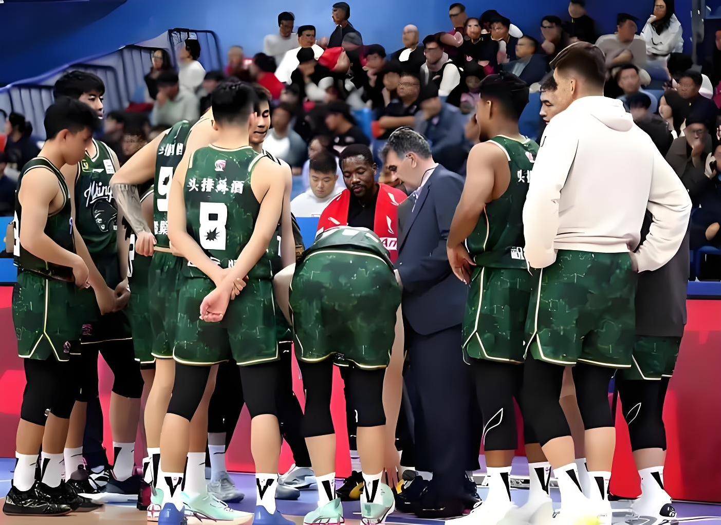 米兰关于CBA常规赛国际比赛日走向成谜；费城76人战术微调；气氛紧张；赛程密集仍需轮换的信息