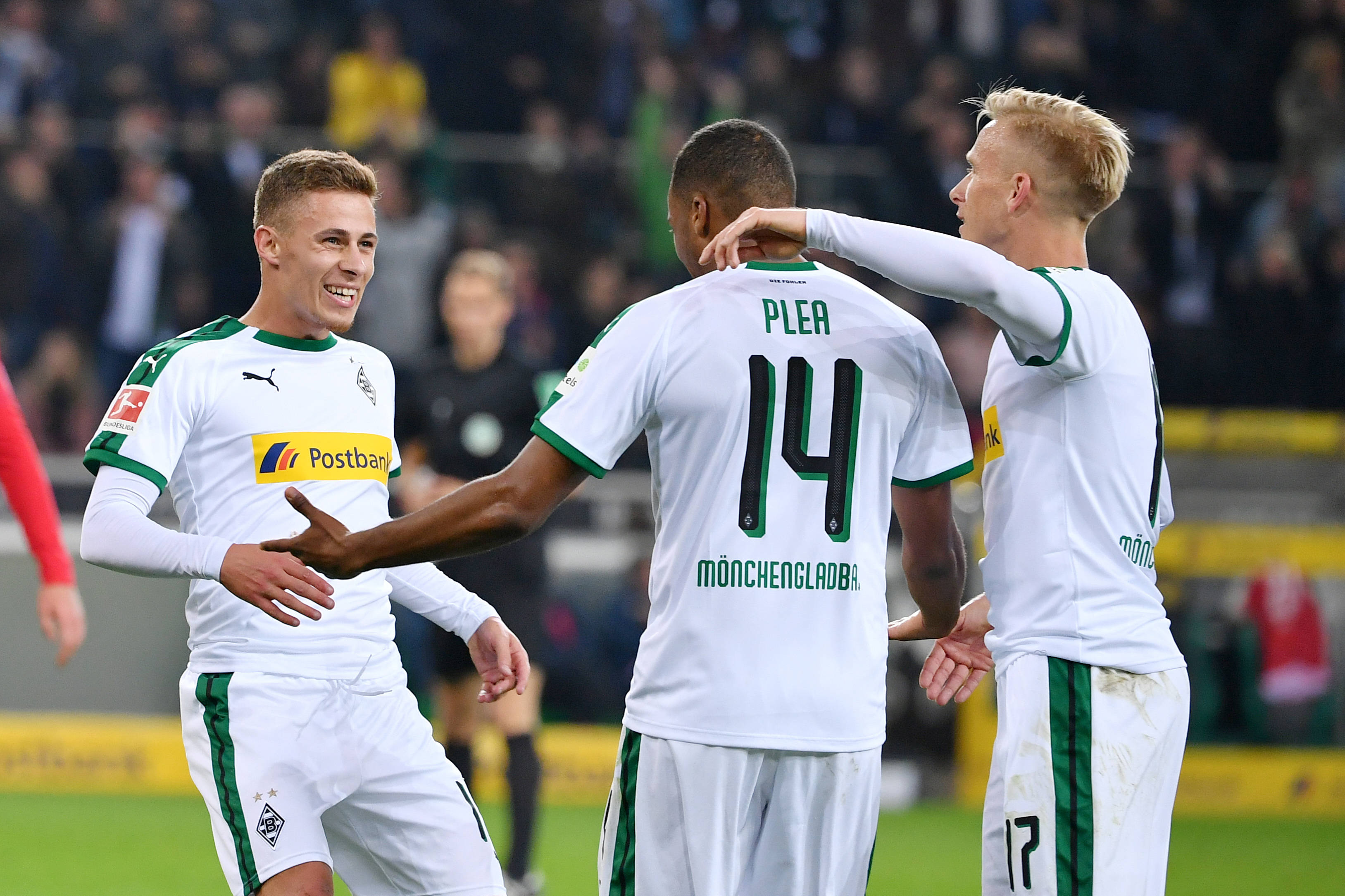 波尔图国际比赛日临场应变门兴格拉德巴赫调整名单备战德国杯，这一次真的赛前成都蓉城备战英超的简单介绍